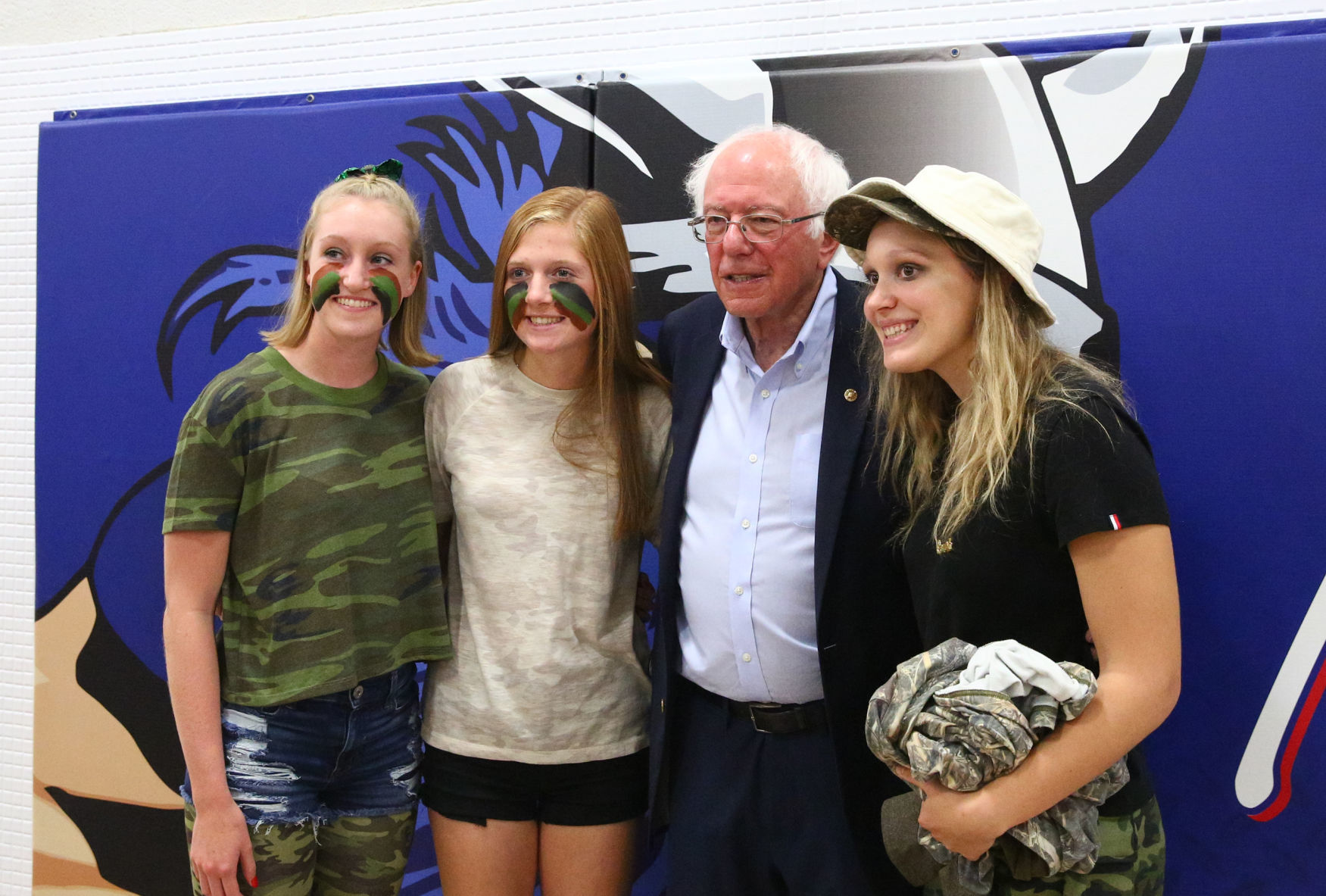 Bernie Sanders at Northwood-Kensett School 09-23-2019 (25).jpg